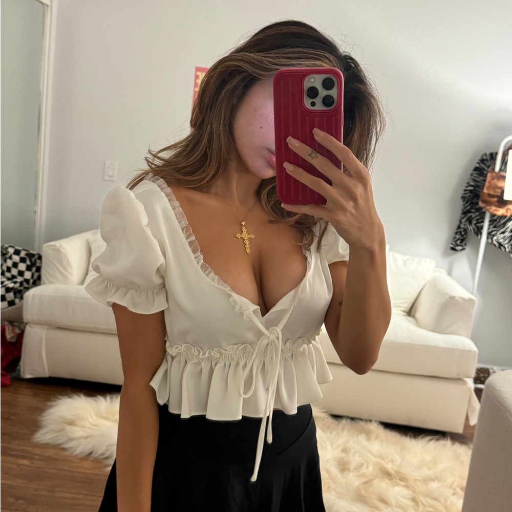 LIONESS WHITE RUFFLE CROP TOP - Picture 3 of 9
